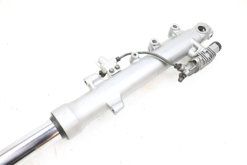 photo de RECHT VOORVORKHULS KAWASAKI GPZ RX 1000 (1986 - 1988) - Bevestigingspunten