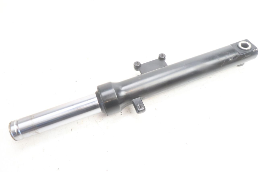 photo de RECHTE VORKHULS SYM ORBIT III 3 4T 50 (2021 - 2025) - Andere kijkhoek