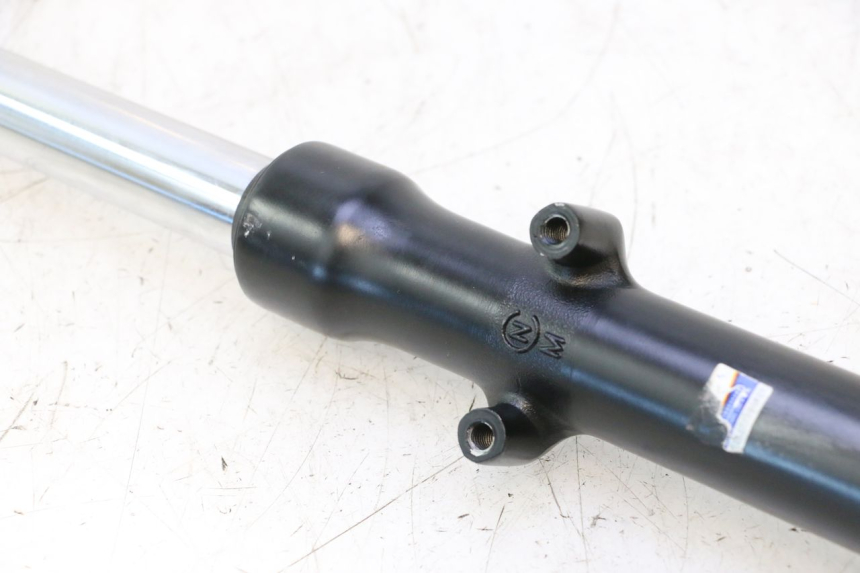 photo de RECHTE VORKHULS YAMASAKI STREET 50 (2013 - 2018) - Technische close-up