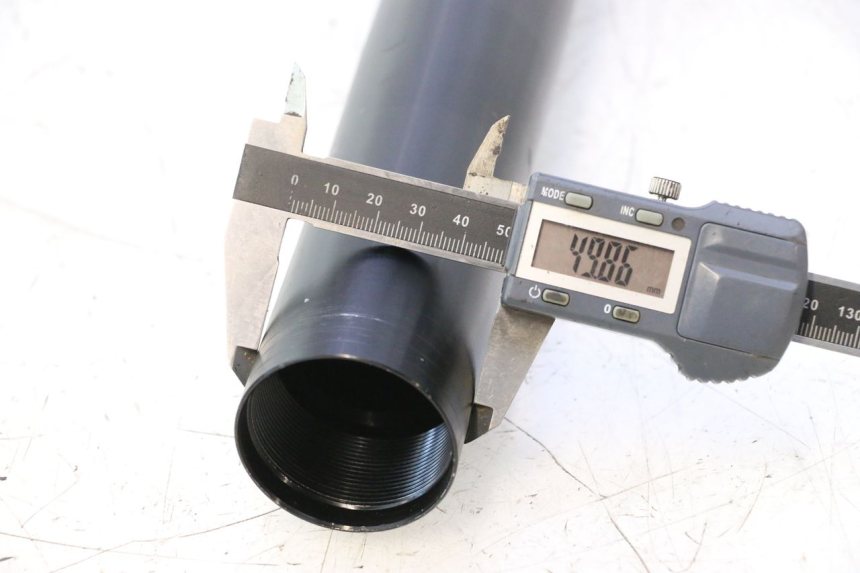 photo de RECHTE VORKHULS YAMAHA YZF R6 600 (2008 - 2009) - Gecontroleerd onderdeel