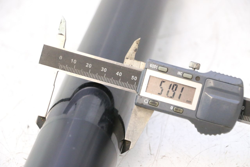 photo de RECHTE VORKHULS YAMAHA YZF R6 600 (2008 - 2009) - Markeringen en referenties