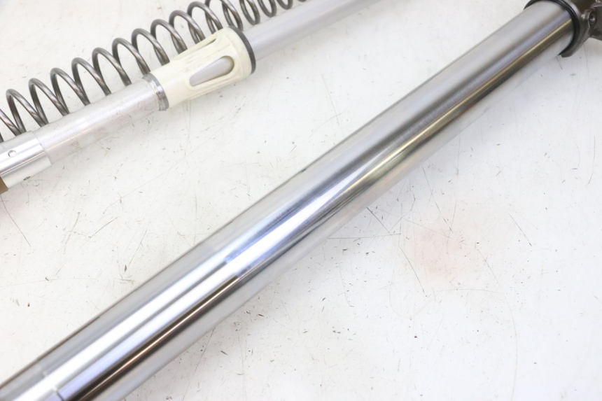 photo de RECHT VOORVORKHULS YAMAHA YZF YZ-F 450 (2014 - 2016) - Kenmerkende details