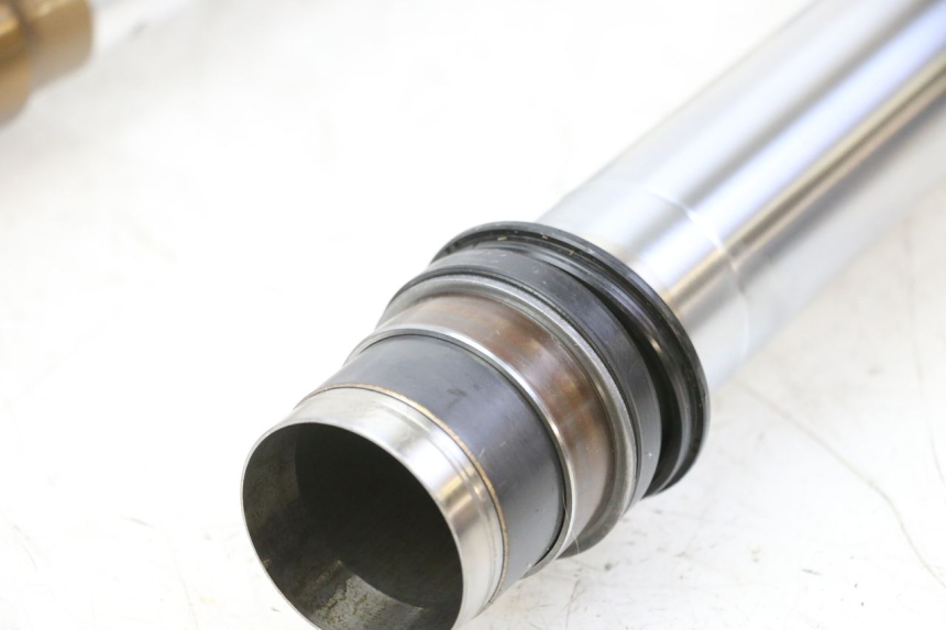 photo de RECHT VOORVORKHULS YAMAHA YZF YZ-F 450 (2014 - 2016) - Zoom op componenten