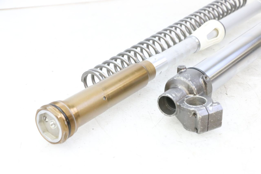 photo de RECHT VOORVORKHULS YAMAHA YZF YZ-F 450 (2014 - 2016) - Focus op structuur