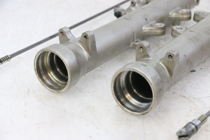 photo de VORKHULS YAMAHA FJ 36Y 1100 (1984 - 1985) - Zoom op componenten