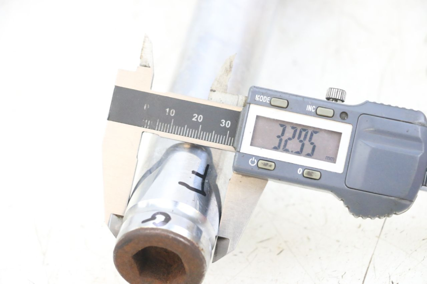 photo de LINKER VOORVORKBUIS KYMCO DINK 4T 50 (2007 - 2018) - Zoom op gebruiksstaat