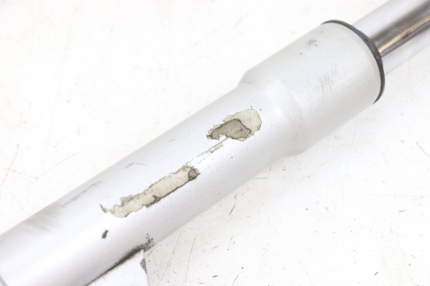 photo de LINKER VOORVORKBUIS PIAGGIO FLY 4T 50 (2013 - 2017) - Bevestigingspunten