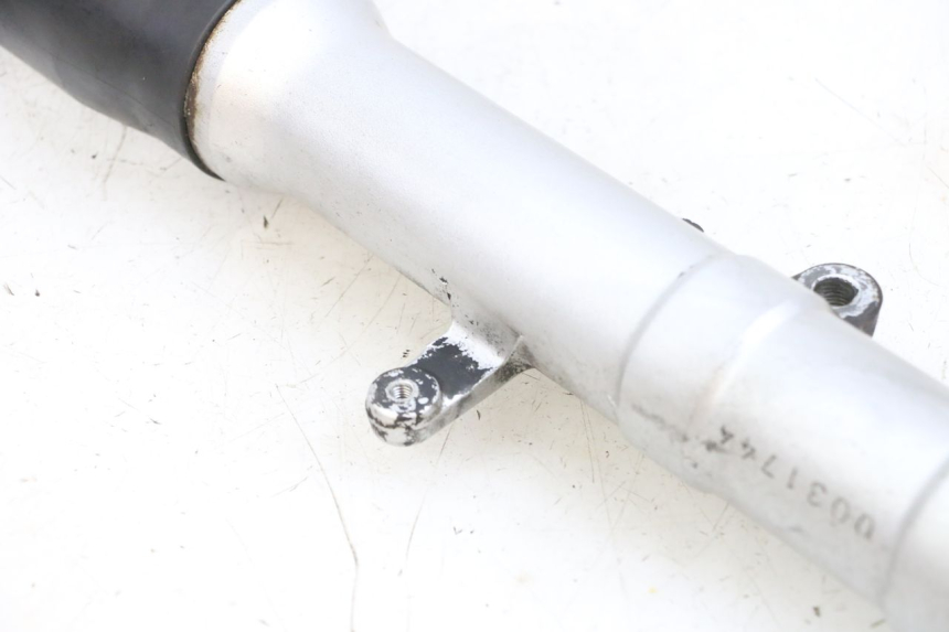 photo de LINKER VORKBUIS YAMAHA FZ6 N FAZER 600 (2004 - 2006) - Markeringen en referenties