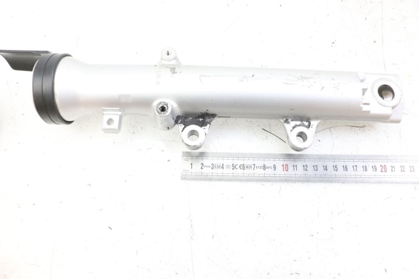 photo de LINKER VOORVORKBUIS YAMAHA FZS FAZER 600 (2001 - 2003) - Zoom op gebruiksstaat