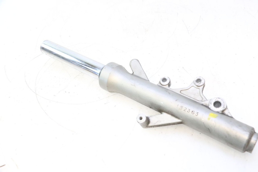 photo de LINKER VORKSCHUTZ YAMAHA YP MAJESTY 125 (1998 - 2001) - Hoofdaanzicht