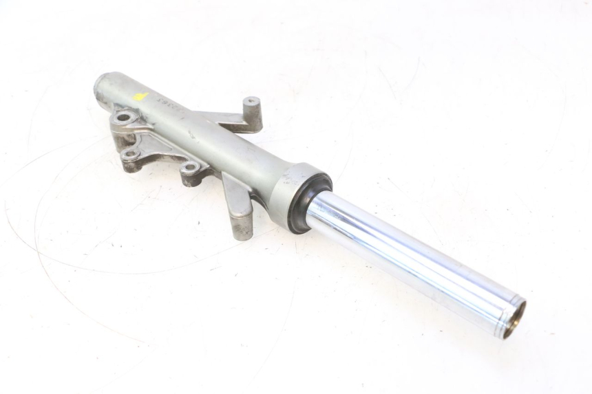 photo de LINKER VORKSCHUTZ YAMAHA YP MAJESTY 125 (1998 - 2001) - Detail van het onderdeel