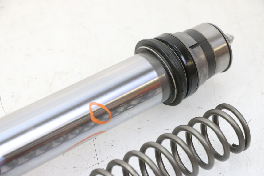 photo de LINKER VORKBUIS YAMAHA YZ 125 (1998 - 2005) - Kenmerkende details