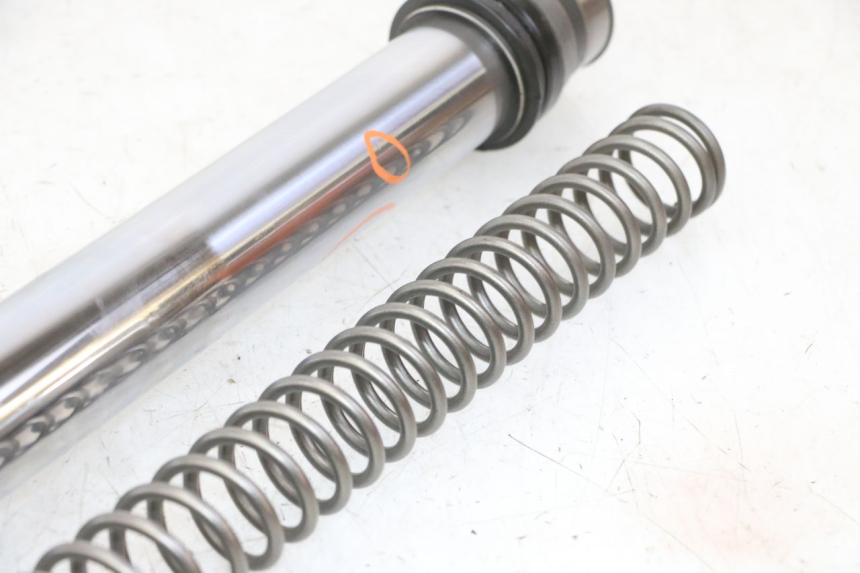 photo de LINKER VORKBUIS YAMAHA YZ 125 (1998 - 2005) - Zoom op componenten