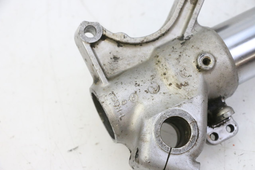 photo de LINKER VORKBUIS YAMAHA YZ 125 (1998 - 2005) - Bevestigingspunten