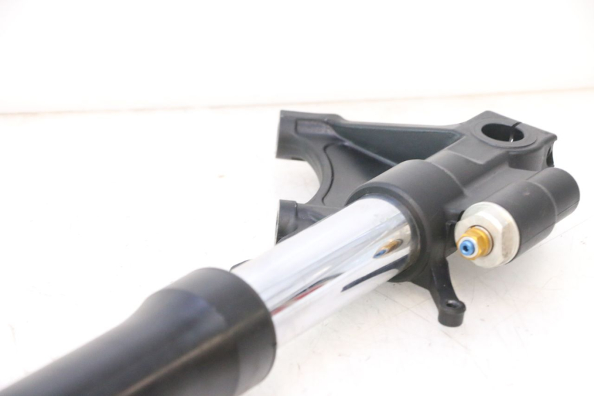 photo de LINKER VORKHULS YAMAHA YZF R6 600 (2008 - 2009) - Andere kijkhoek