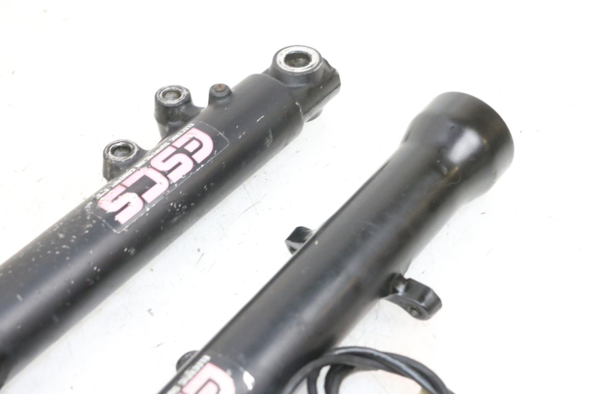 photo de VORKHULS KAWASAKI GPX R WARBIRD 600 (1988 - 1993) - Zoom op componenten