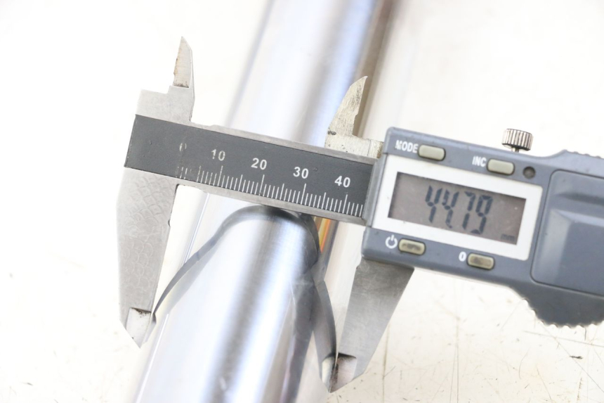 photo de VORKHULS MOTO GUZZI NORGE 8V GT 1200 (2011 - 2016) - Detail van het onderdeel