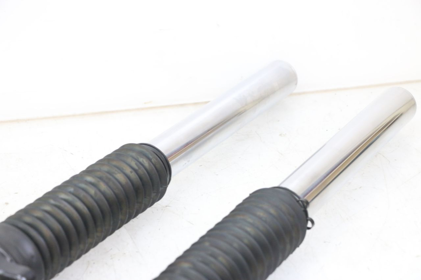 photo de VORKHULS ROYAL ENFIELD SCRAM 411 (2022 - 2024) - Technische close-up