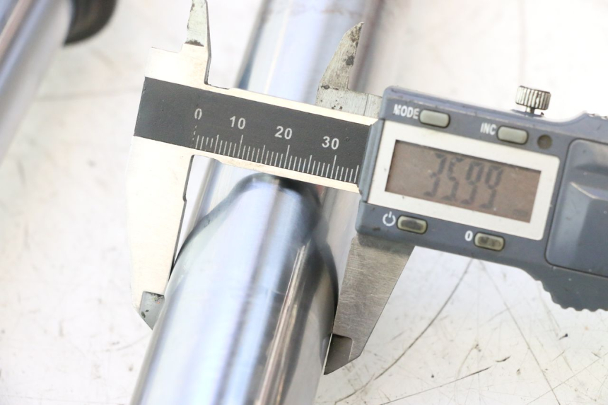 photo de VORKHULS YAMAHA XV VIRAGO 535 (1988 - 2004) - Detail van het onderdeel