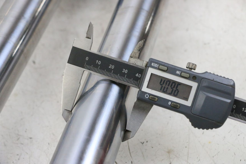 photo de VORKHULS KAWASAKI ZR 7 750 (1999 - 2004) - Zoom op gebruiksstaat