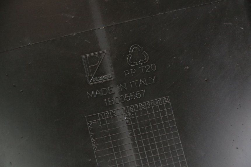 photo de ACHTERSPATBORD PIAGGIO MP3 HPE 350 (2018 - 2020) - Staat van het oppervlak