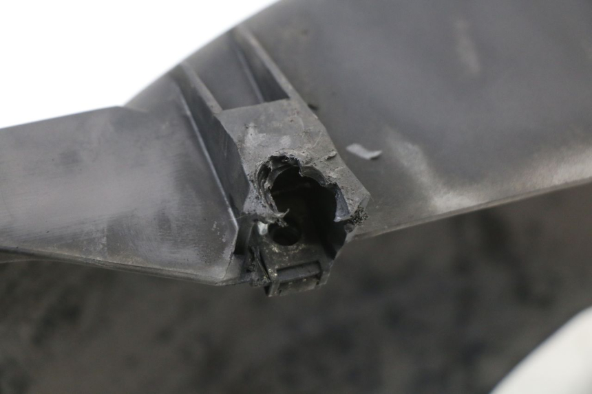 photo de ACHTERSPOILER PIAGGIO X10 125 (2012 - 2017) - Bevestigingspunten