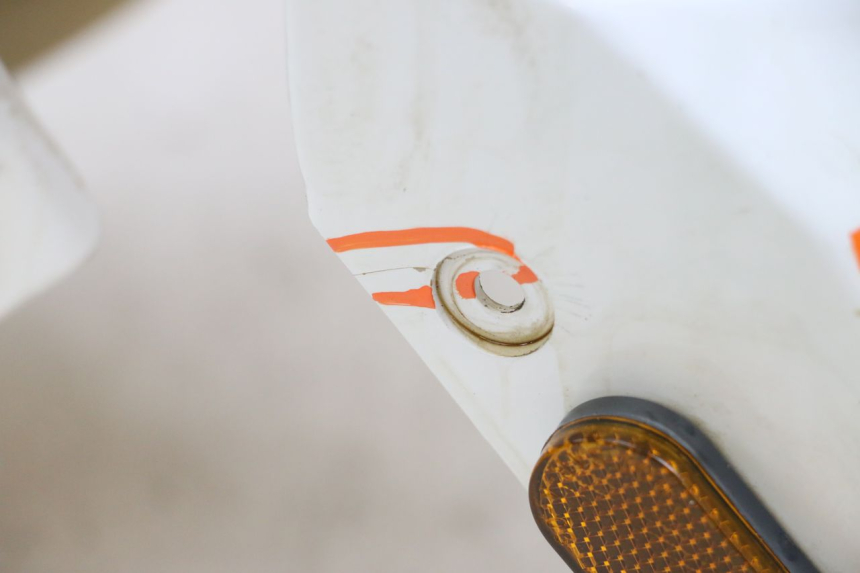 photo de VOORSPATBORD EUROCKA R8 4T 50 (2013 - 2022) - Bevestigingspunten