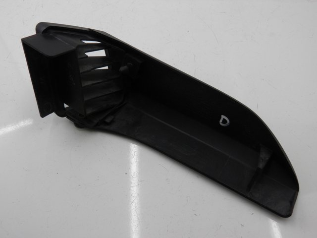 photo de RECHTER RADIATEURROOSTER YAMAHA YBR 125 (2007 - 2009) - Detail van het onderdeel