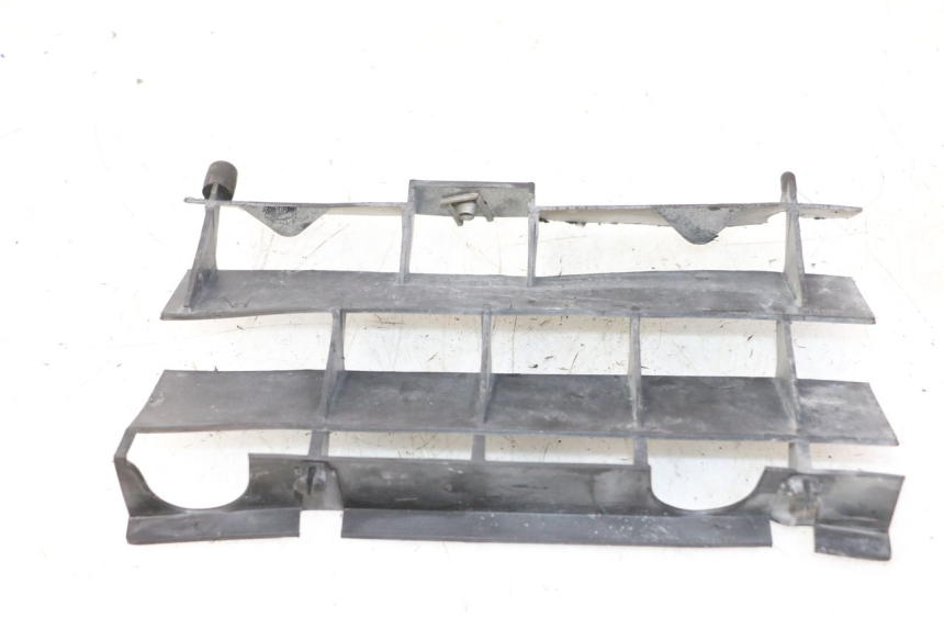 photo de RADIATEURROOSTER APRILIA ETX 125 (1998 - 2002) - Detail van het onderdeel