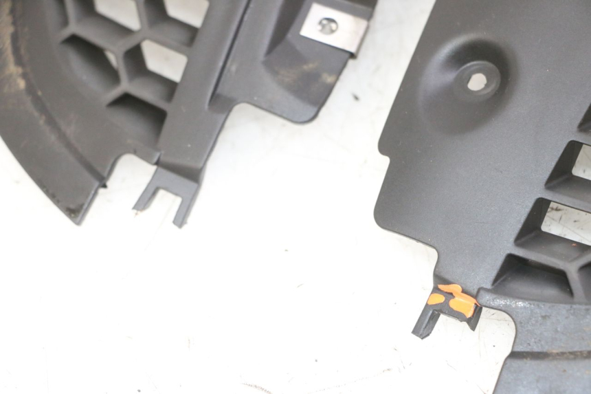 photo de RADIATEURROOSTER PIAGGIO IE MP3 YOURBAN 300 (2011 - 2016) - Bevestigingspunten