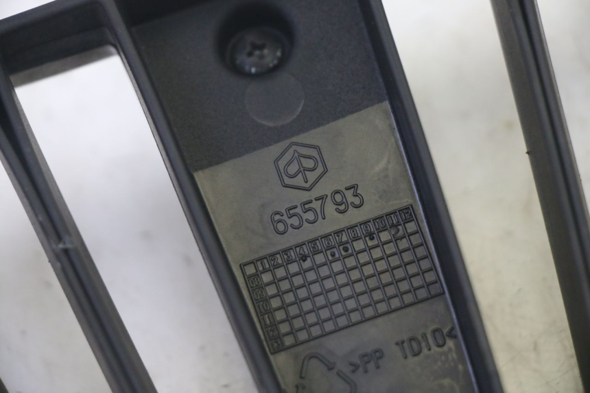 photo de RADIATEURROOSTER PIAGGIO MP3 RL 250 (2006 - 2010) - Overzicht