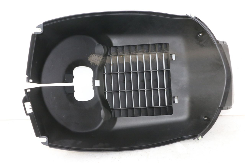 photo de RADIATEURROOSTER PEUGEOT SATELIS COMPRESSOR K15 125 (2006 - 2009) - Hoofdaanzicht