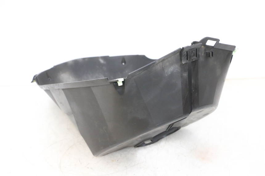 photo de RADIATEURROOSTER PEUGEOT SATELIS 125 (2013 - 2018) - Bevestigingspunten