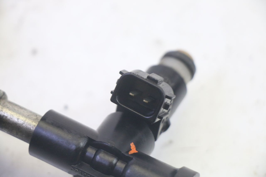 photo de INJECTOR SUZUKI BURGMAN EXECUTIVE ABS 650 (2006 - 2012) - Bevestigingspunten