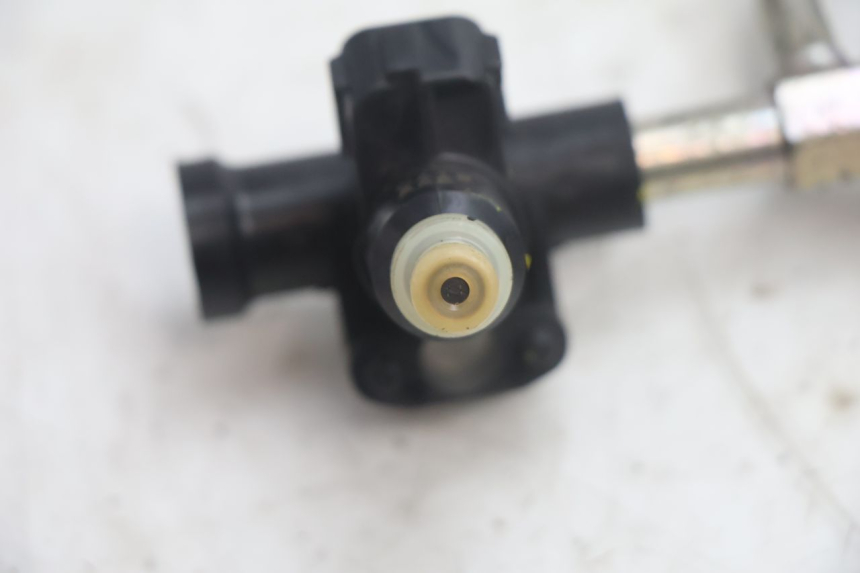 photo de INJECTOR SUZUKI BURGMAN EXECUTIVE ABS 650 (2006 - 2012) - Bevestigingspunten