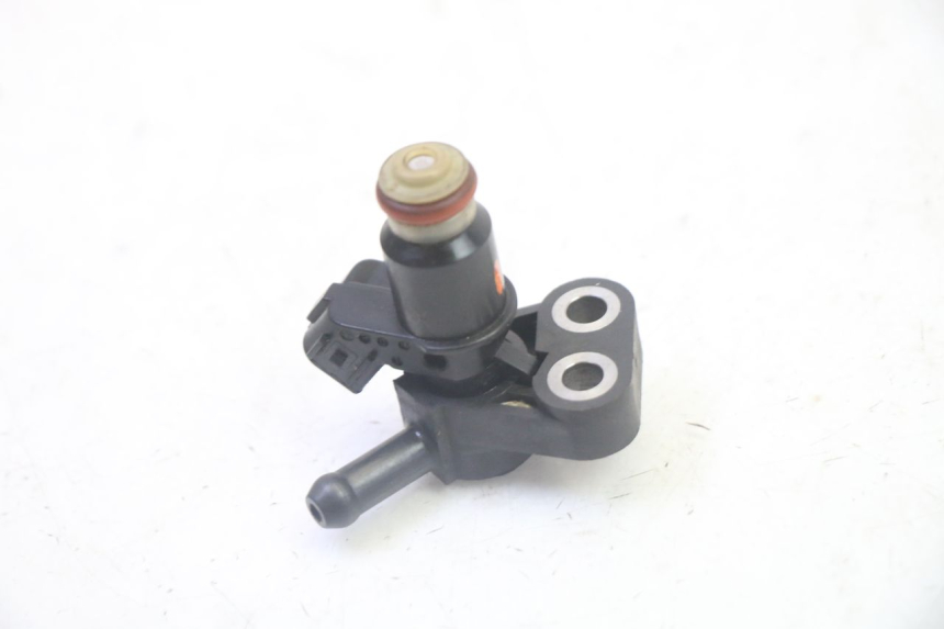 photo de INJECTOR HONDA FES S-WING SWING ABS 125 (2007 - 2015) - Technische close-up