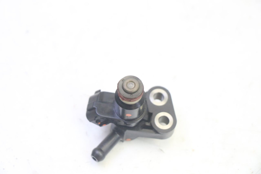 photo de INJECTOR HONDA FES S-WING SWING ABS 125 (2007 - 2015) - Technische close-up