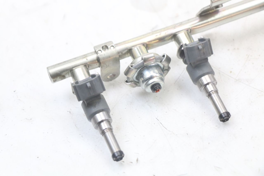 photo de INJECTOR YAMAHA FJR ABS 1300 (2006 - 2012) - Detail van het onderdeel