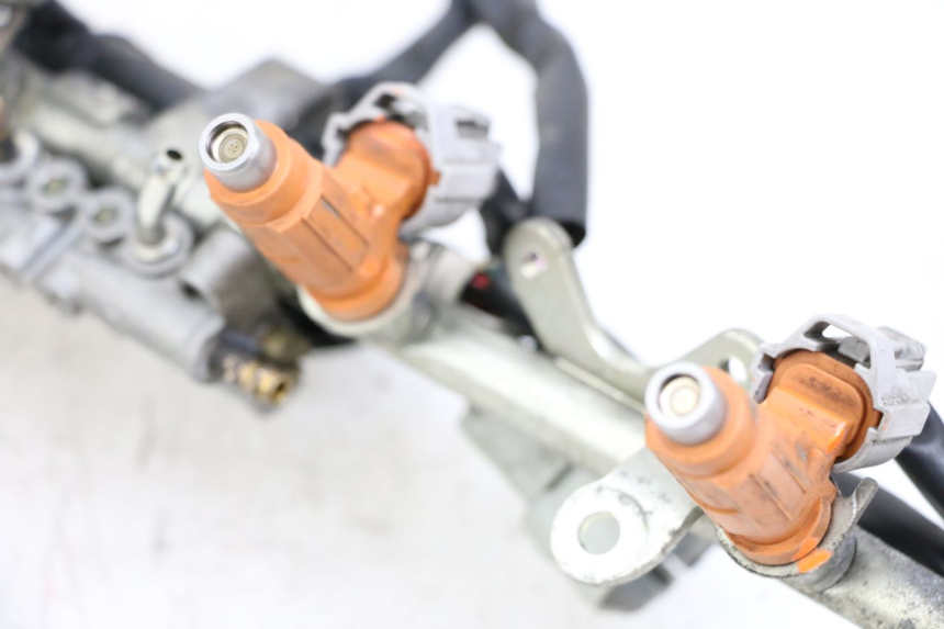 photo de INJECTOR YAMAHA FJR ABS 1300 (2006 - 2012) - Bevestigingspunten