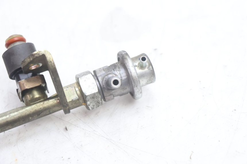 photo de INJECTEUR HONDA FJS SILVER WING SILVERWING 400 (2005 - 2008) - Andere kijkhoek