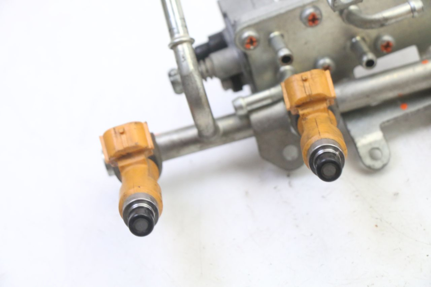 photo de INJECTOR YAMAHA FZ6 FAZER S2 600 (2007 - 2011) - Andere kijkhoek