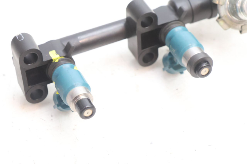photo de INJECTOR YAMAHA FZ8 800 (2010 - 2016) - Overzicht