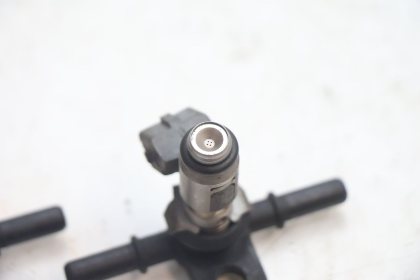 photo de INJECTOR GILERA GP 800 (2007 - 2013) - Gecontroleerd onderdeel