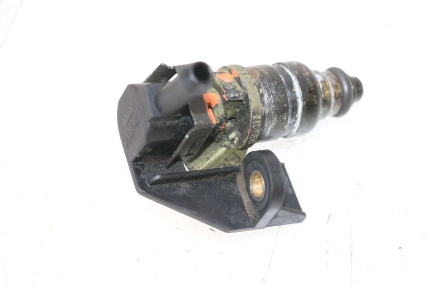 photo de INJECTOR PEUGEOT SATELIS COMPRESSOR K15 125 (2006 - 2009) - Detail van het onderdeel
