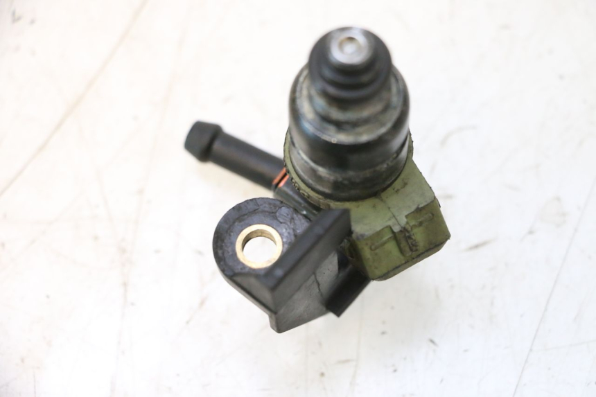 photo de INJECTOR PEUGEOT SATELIS COMPRESSOR K15 125 (2006 - 2009) - Andere kijkhoek