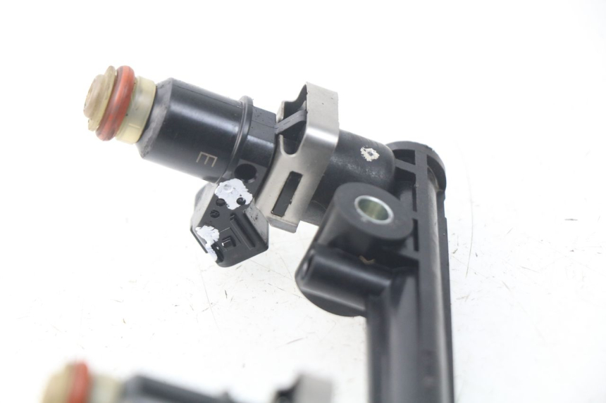 photo de INJECTEUR TRIUMPH SPRINT ST ABS 1050 (2005 - 2007) - Andere kijkhoek