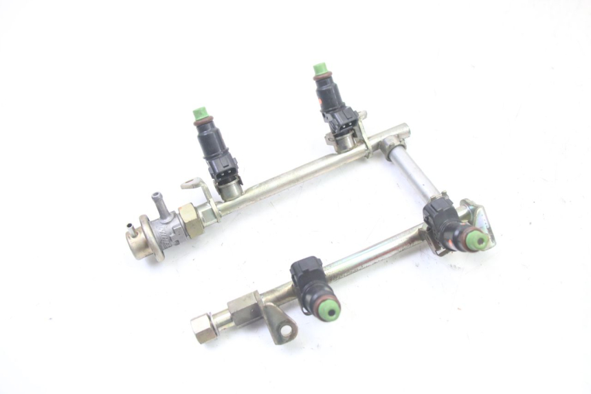 photo de INJECTOR HONDA ST PAN EUROPEAN 1300 (2002 - 2013) - Bevestigingspunten