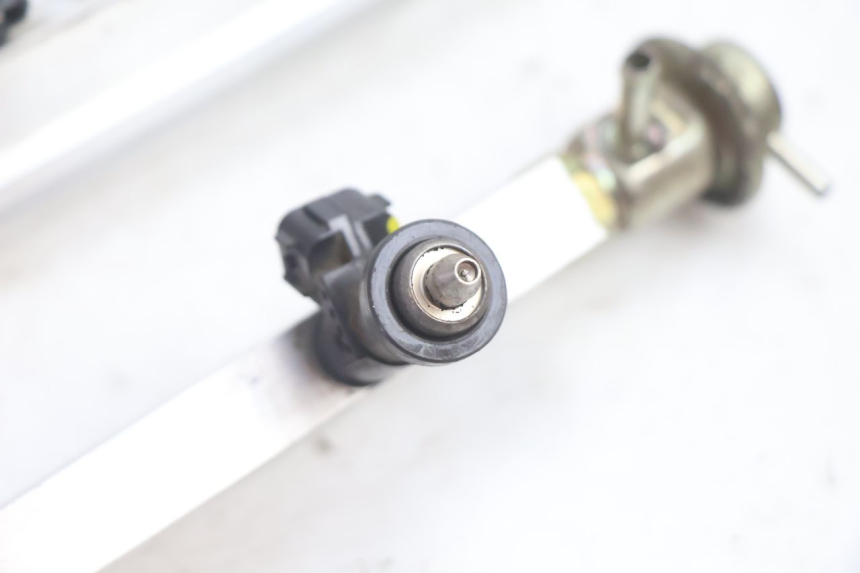 photo de INJECTOR HONDA VFR FI RC46 800 (1998 - 2001) - Bevestigingspunten
