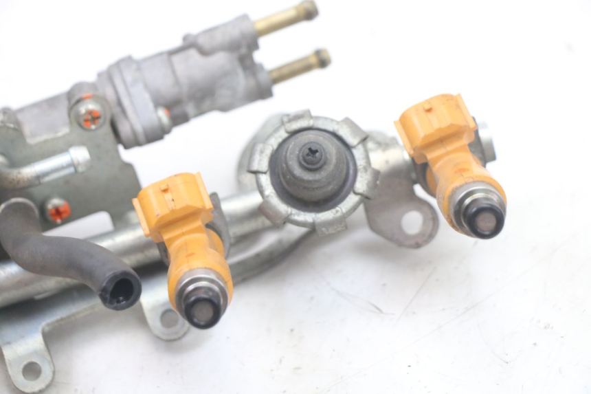 photo de INJECTOR YAMAHA FZ6 FAZER S2 600 (2007 - 2011) - Bevestigingspunten