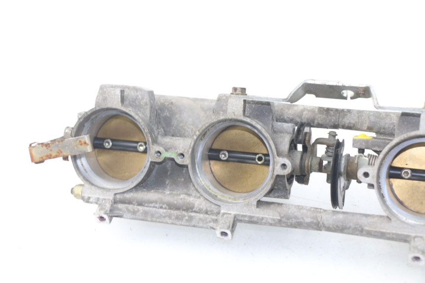 photo de INJECTIE MV AGUSTA BRUTALE R WALLY 910 (2008 - 2008) - Andere kijkhoek